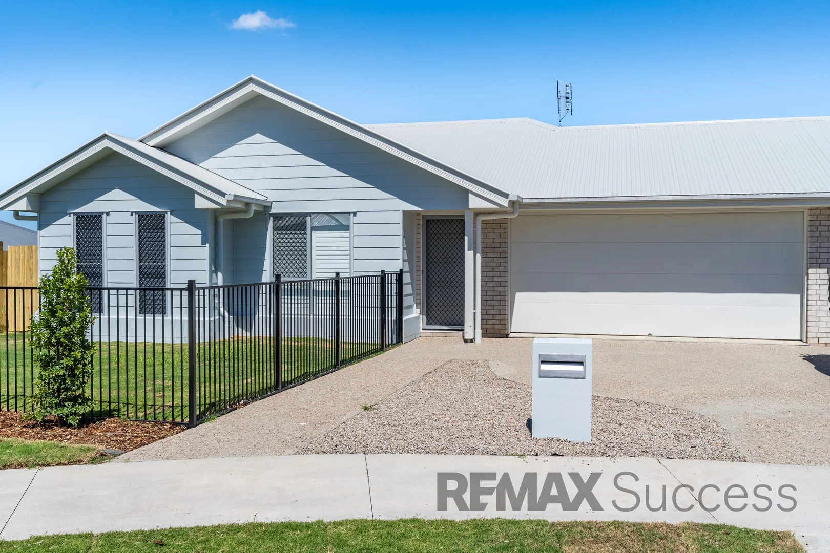 Primary image of 1/4 Oriole CRT, Glenvale QLD 4350