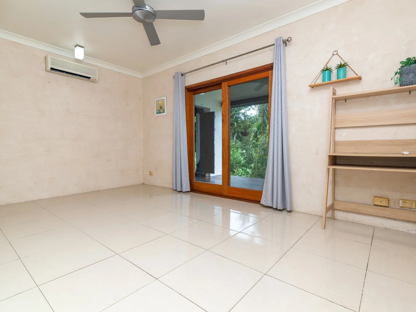 Additional image 12 of 8 Finlay Crescent, Oak Beach QLD 4877