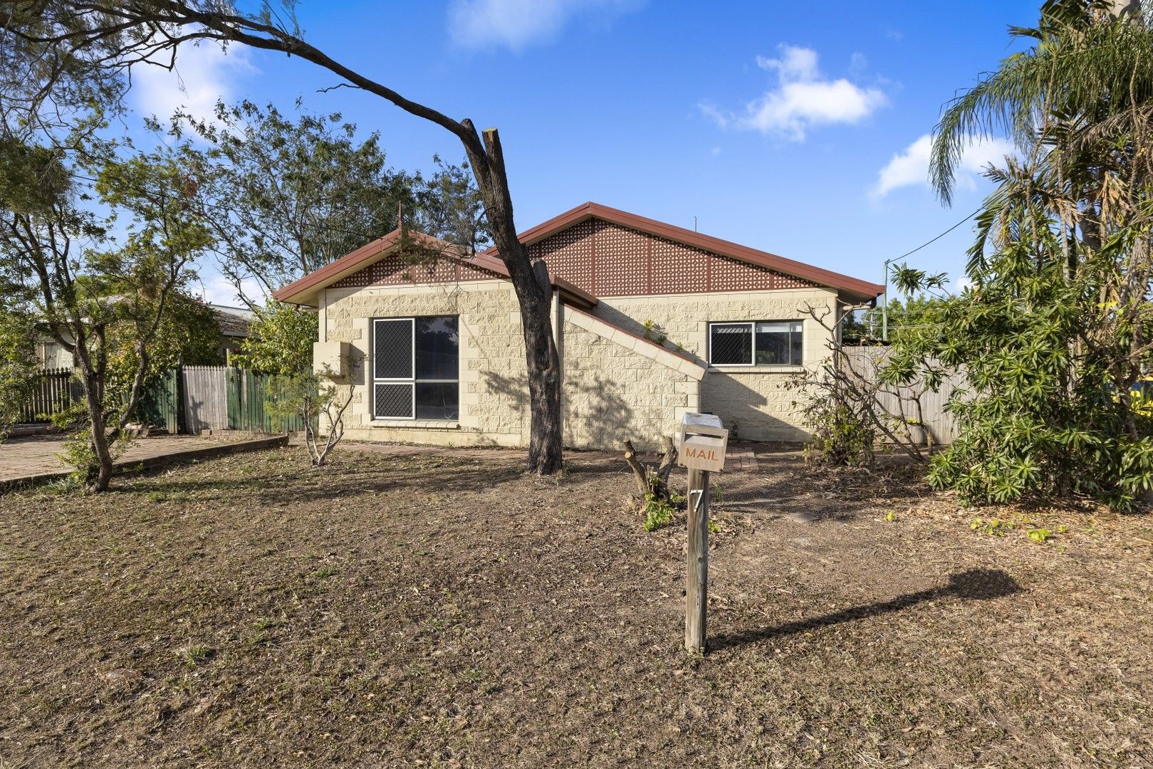 4 bedrooms House in 7 Amos Court KELSO QLD, 4815