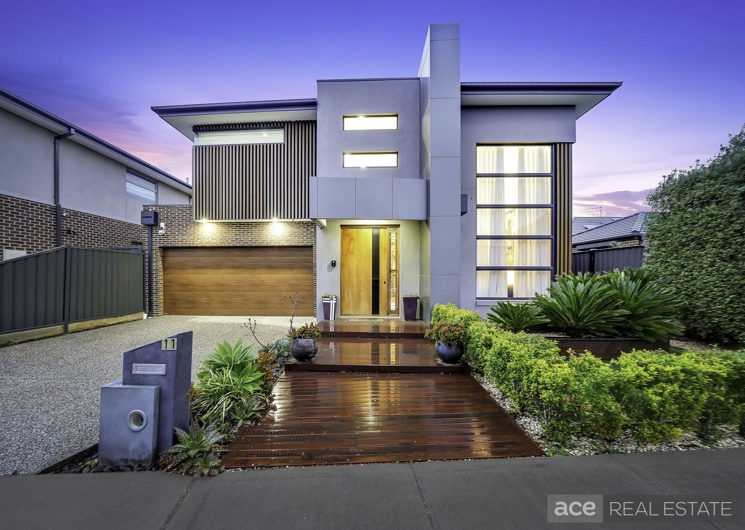 5 bedrooms House in 11 Axis Avenue FRASER RISE VIC, 3336