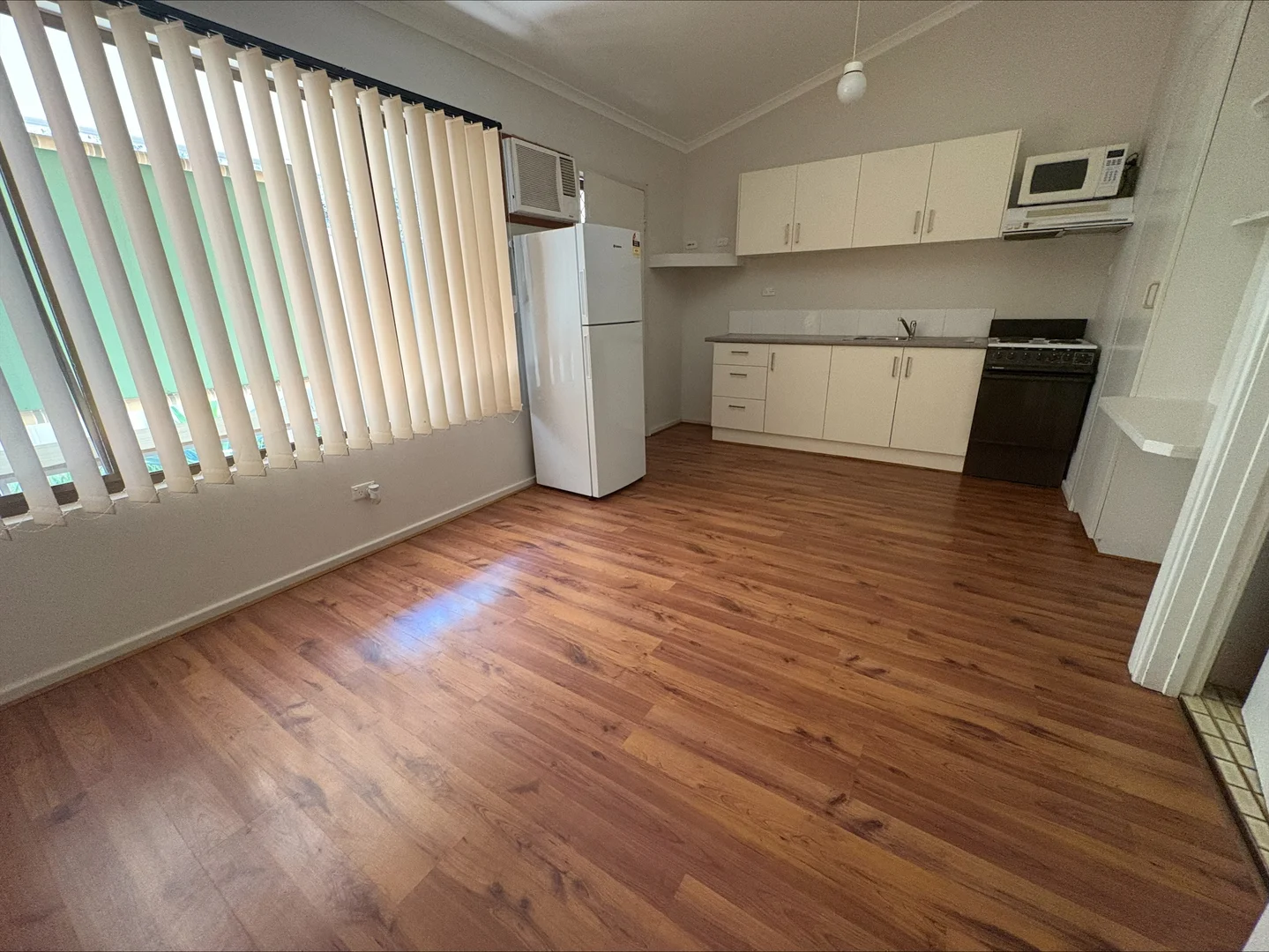 Additional image 2 of Unit 4/6-8 Kennebery St, Roxby Downs SA 5725