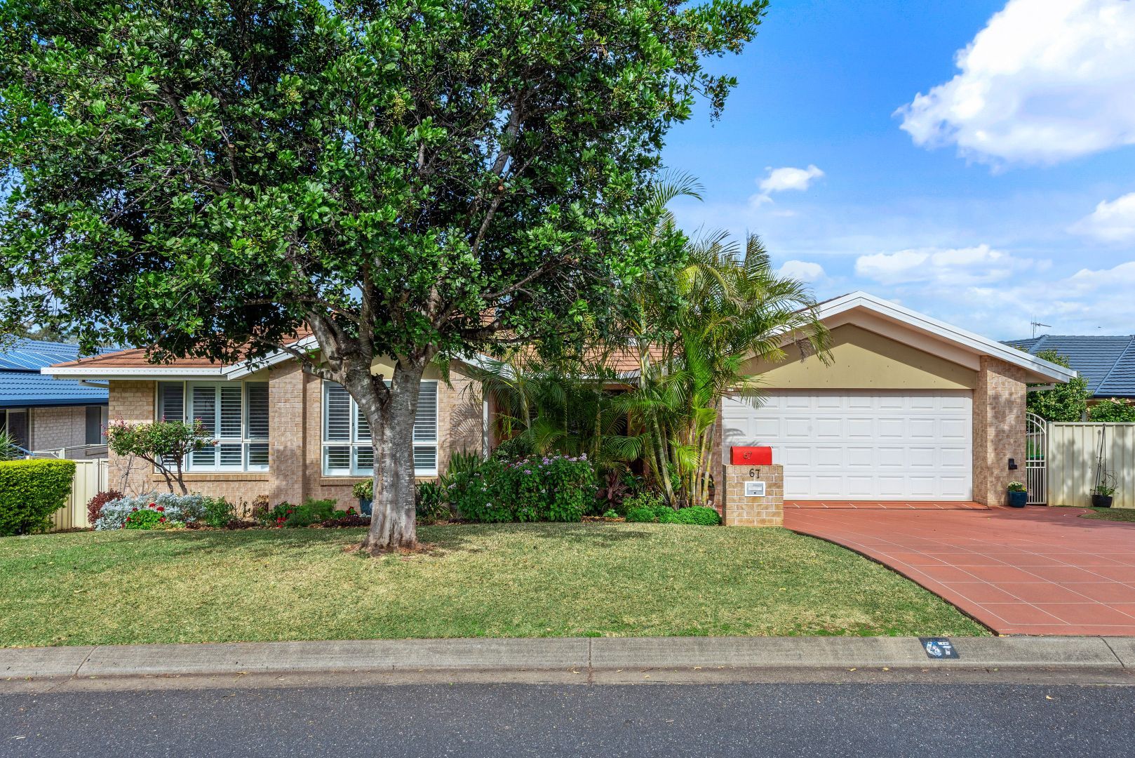 67 Crestwood Drive, Port Macquarie Property History & Address