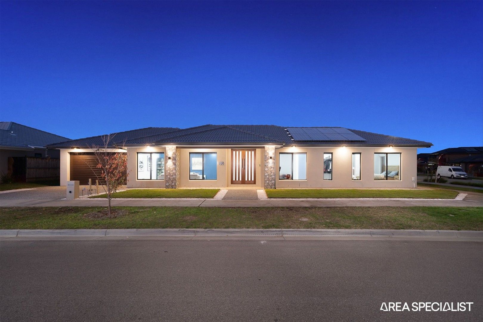 2 Parlia Street, Clyde North VIC 3978, Image 0
