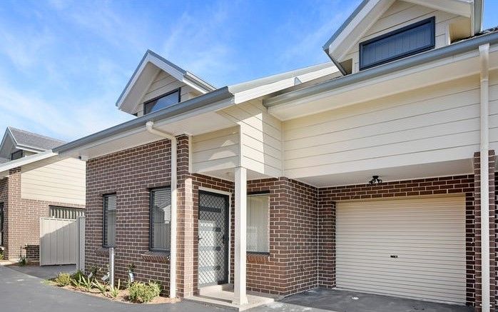 2 bedrooms Townhouse in 3/174 Canberra Street ST MARYS NSW, 2760