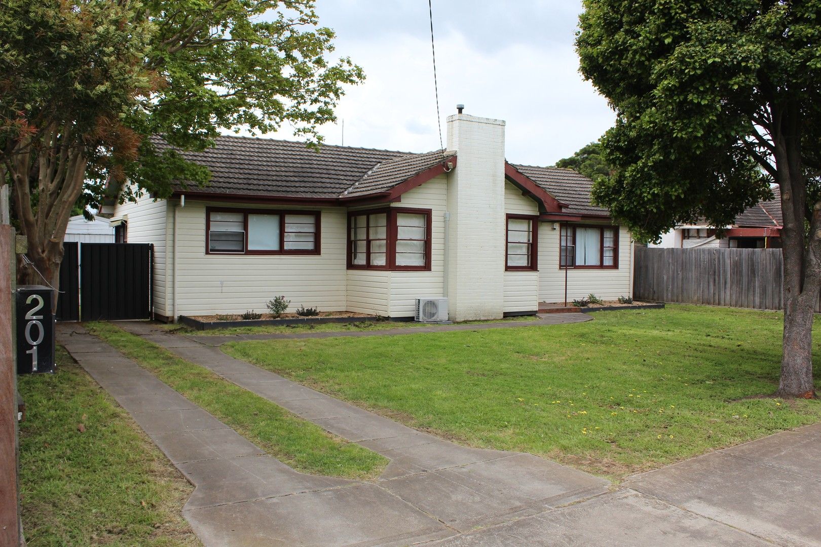 3 bedrooms House in 201-203 Raglan Street SALE VIC, 3850