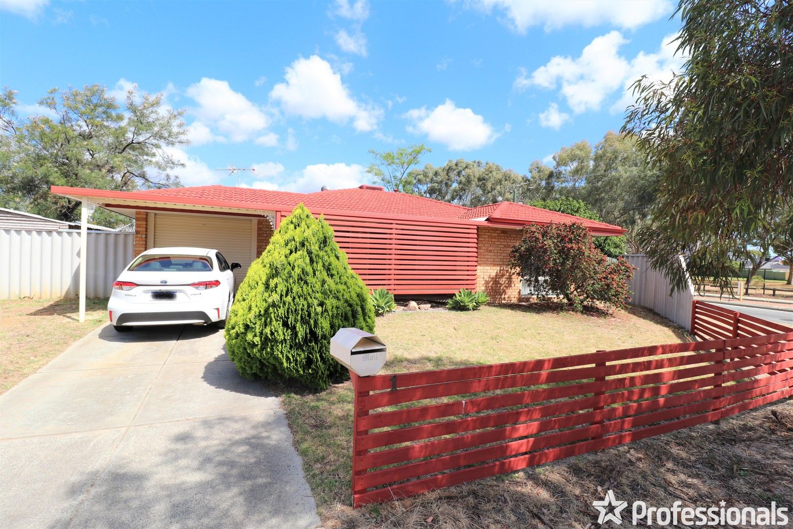 4 bedrooms House in 1 Hesketh Avenue SEVILLE GROVE WA, 6112