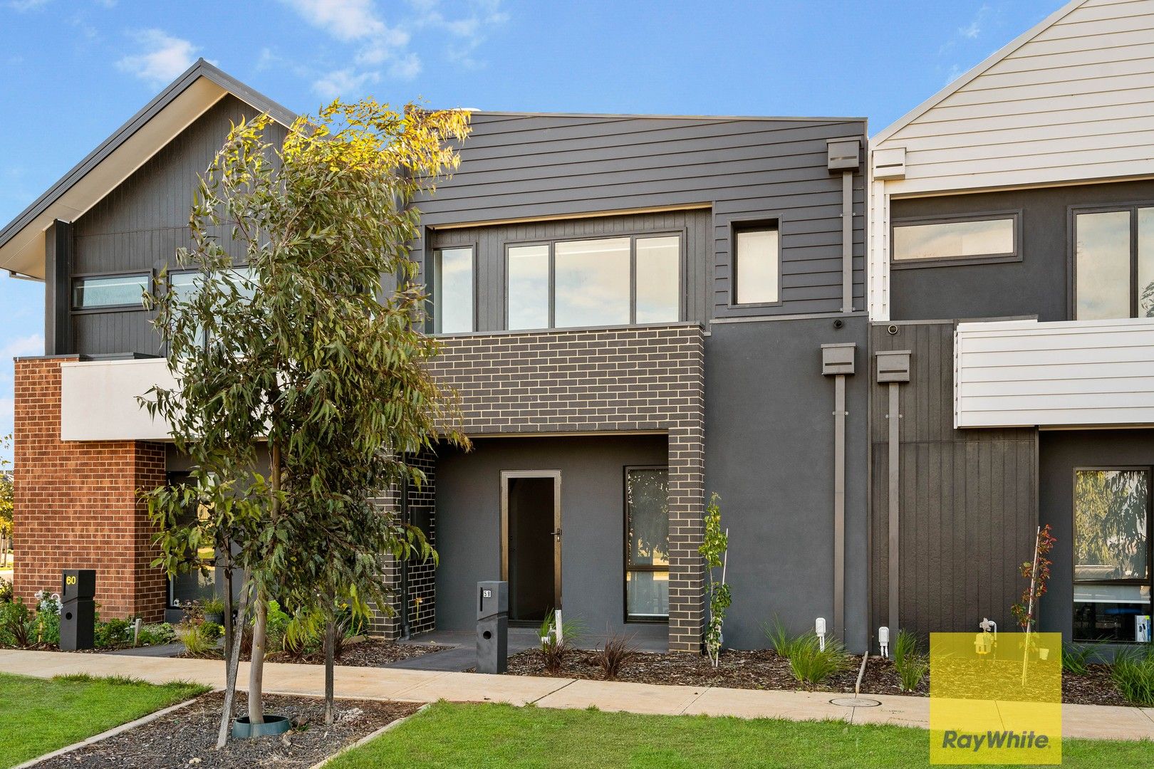 3 bedrooms Townhouse in 58 Morningside Drive THORNHILL PARK VIC, 3335