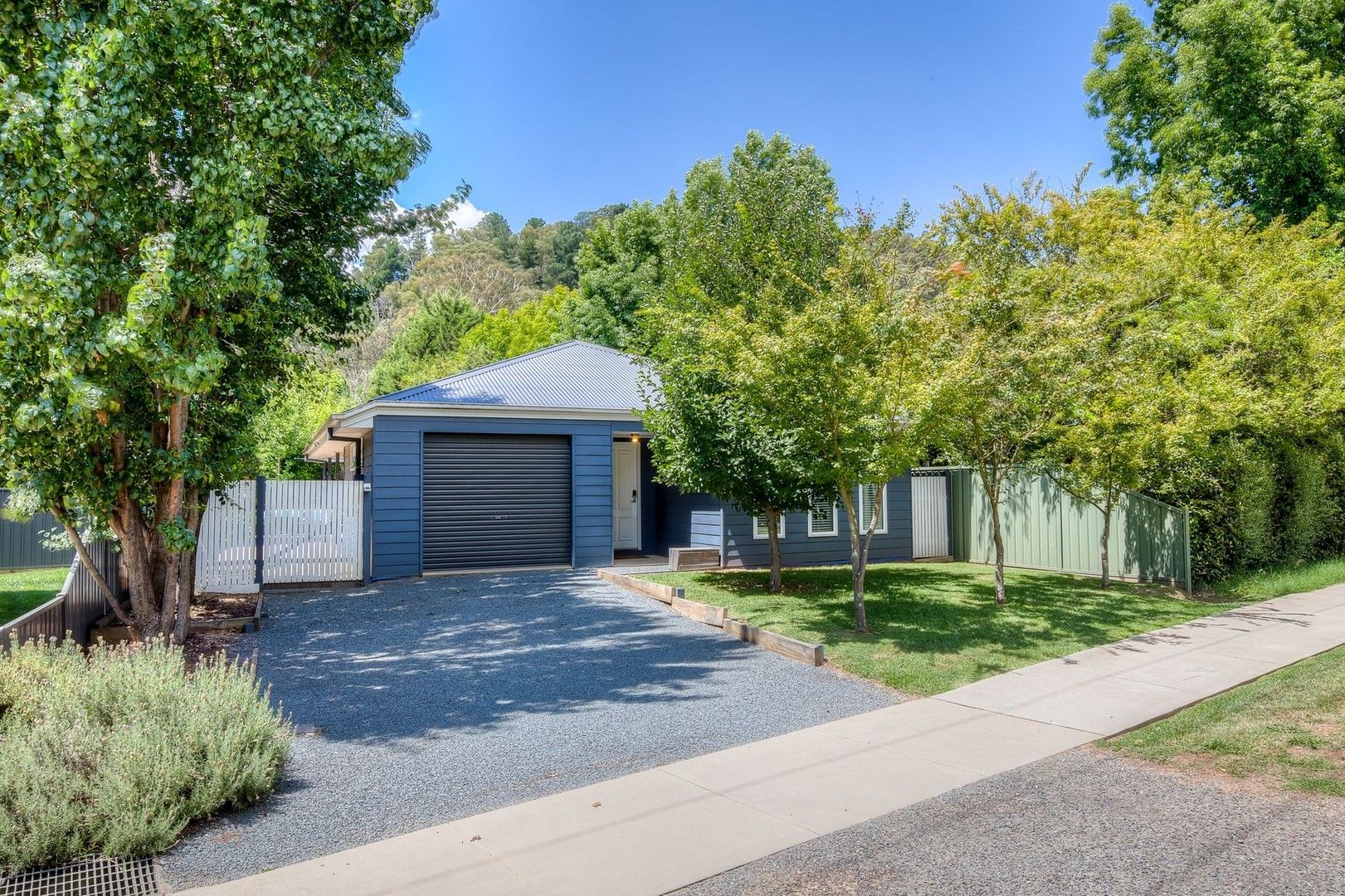 3 bedrooms House in 17B Churchill Avenue BRIGHT VIC, 3741