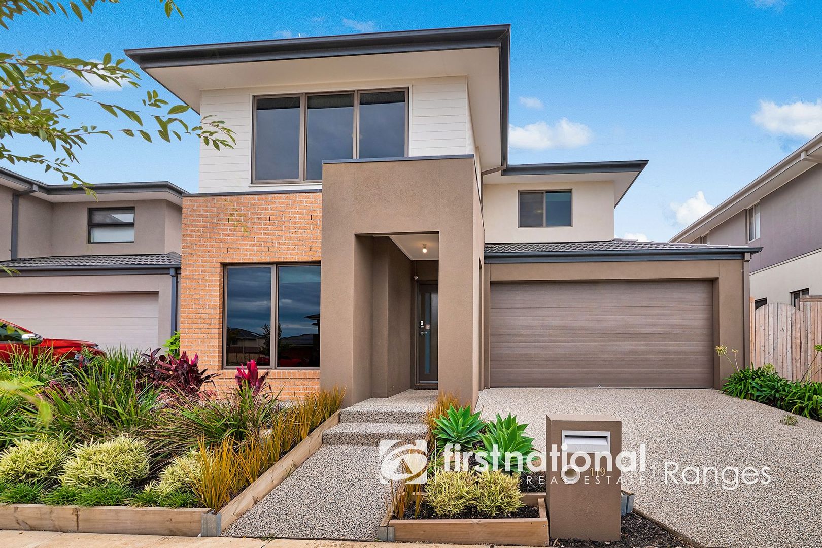119 Thoroughbred Drive, Clyde North VIC 3978