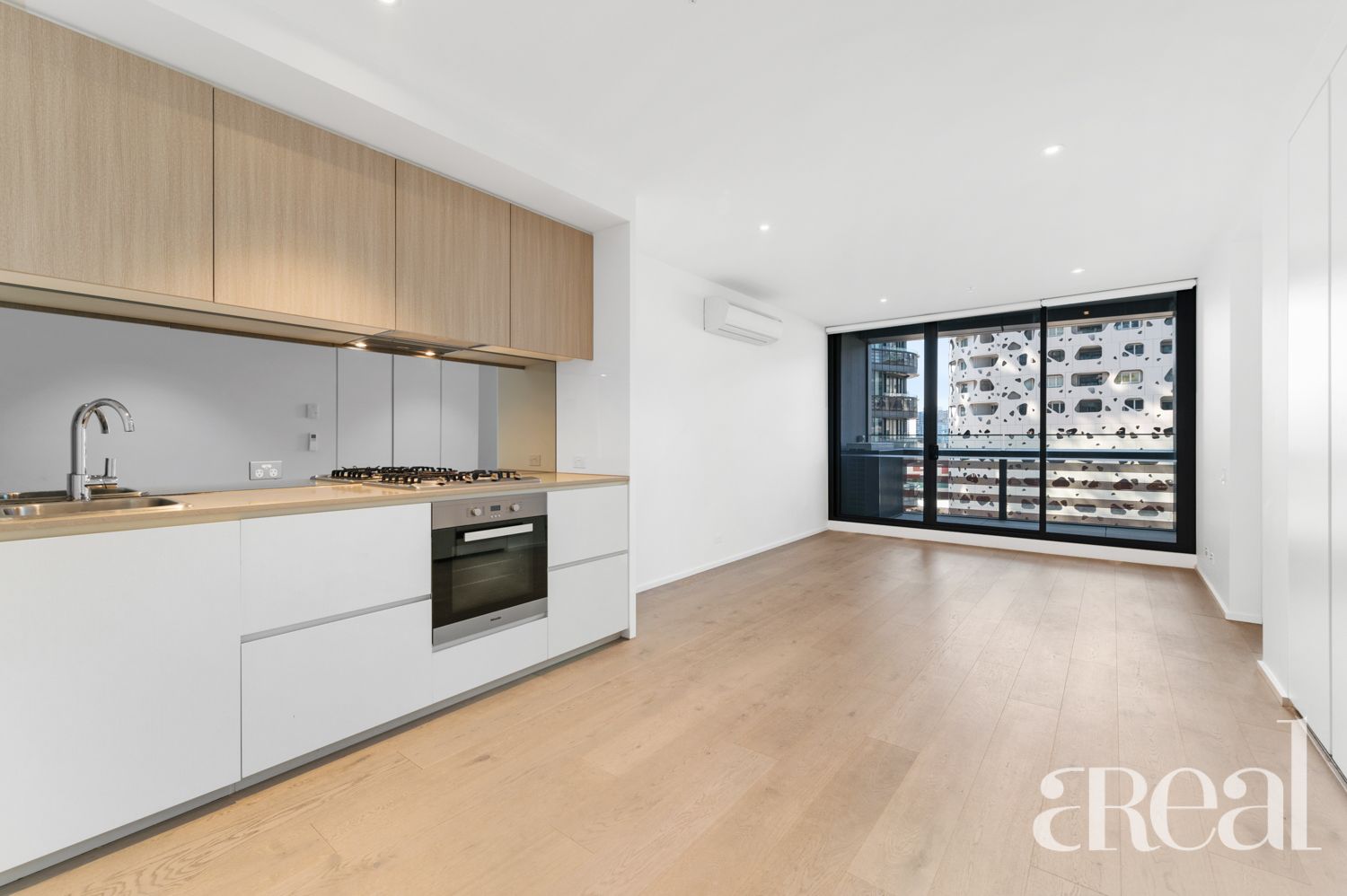 2 bedrooms Apartment / Unit / Flat in 810S/883 Collins Street DOCKLANDS VIC, 3008