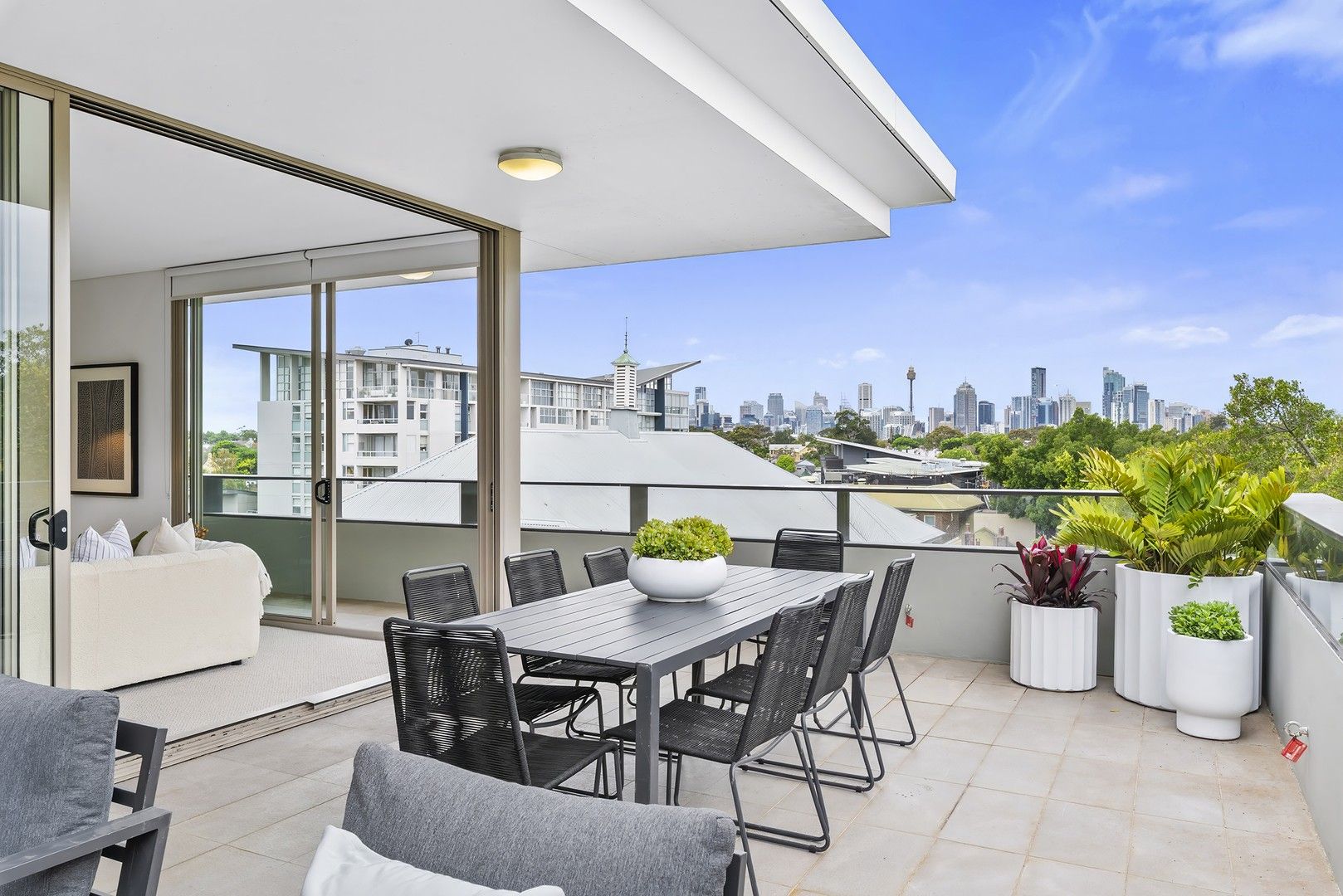 2 bedrooms Apartment / Unit / Flat in 1603/2-4 Sterling Circuit CAMPERDOWN NSW, 2050