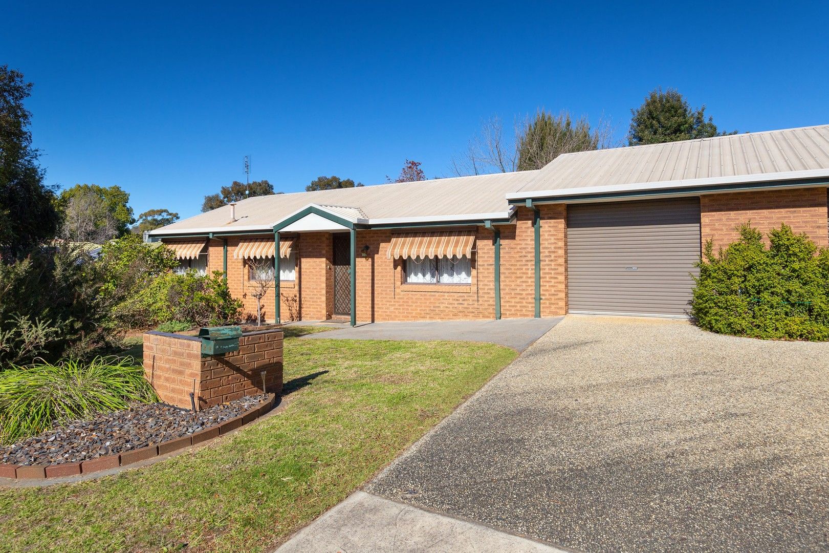 2/4 Chifley Street, Wodonga VIC 3690, Image 0