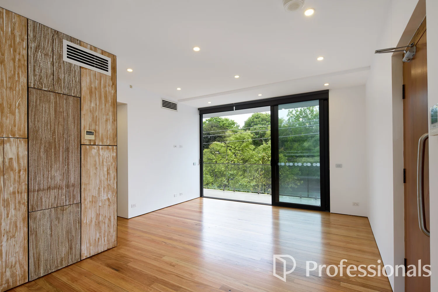 202/333 Ferrars Street, South Melbourne VIC 3205