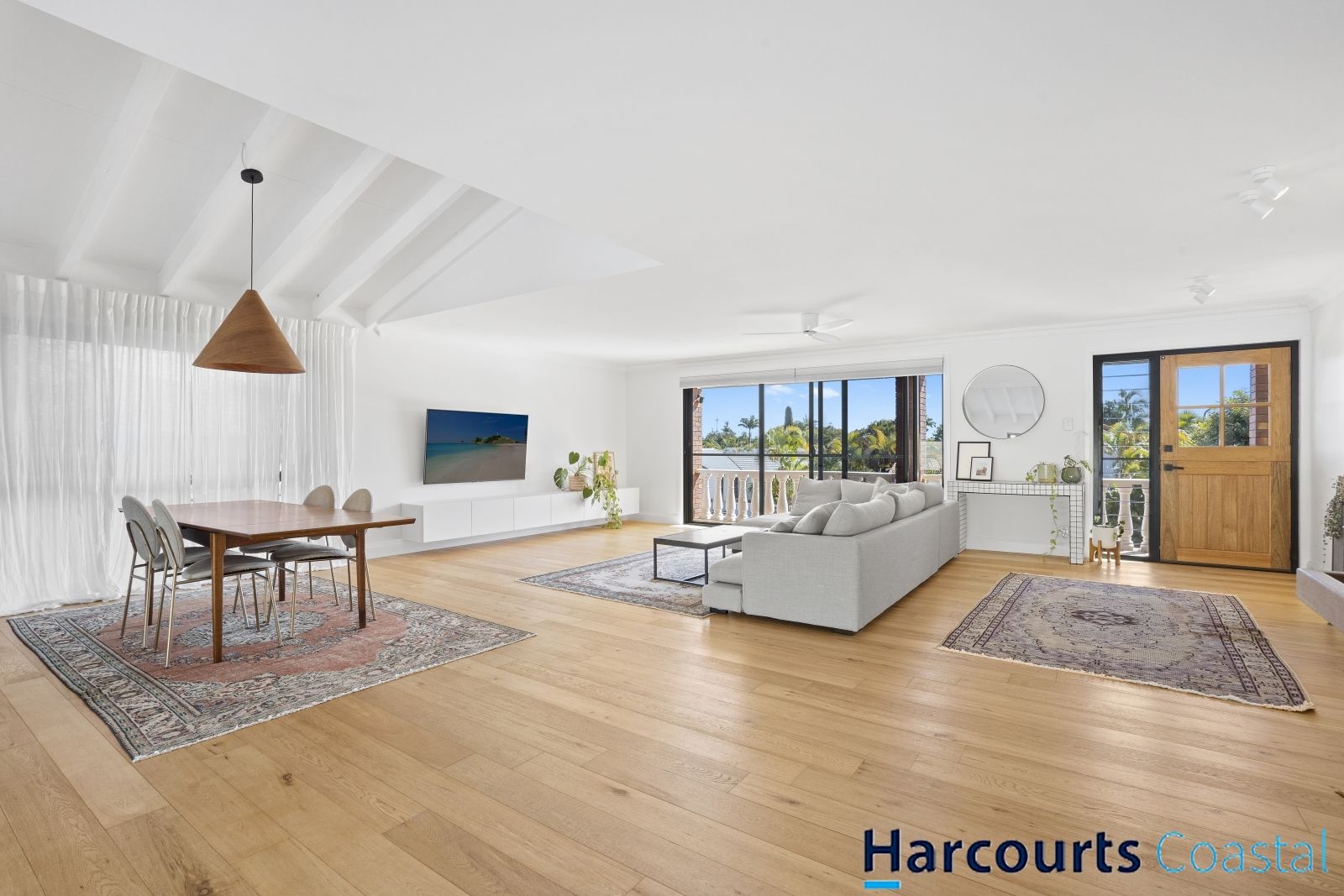 5 Karratha Court, Mermaid Waters QLD 4218 House For Rent 1,400