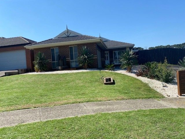 4 bedrooms House in 63 Glenview Rise BERWICK VIC, 3806