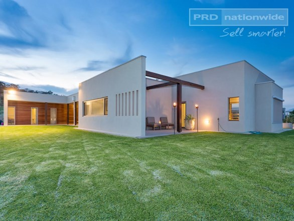 110 Riverview Drive, Moorong NSW 2650