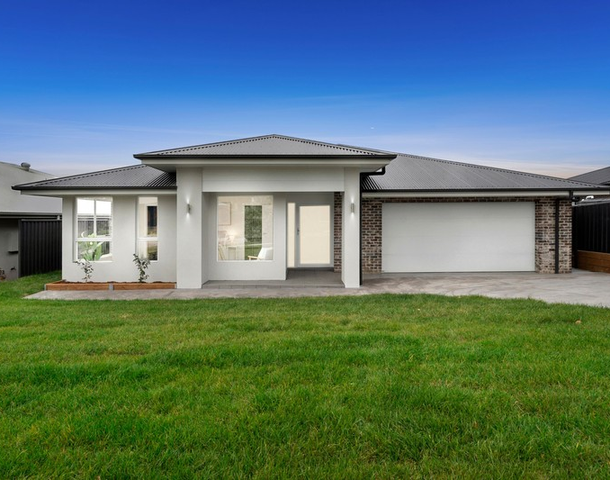 16 Brooklands Circuit, Goulburn NSW 2580