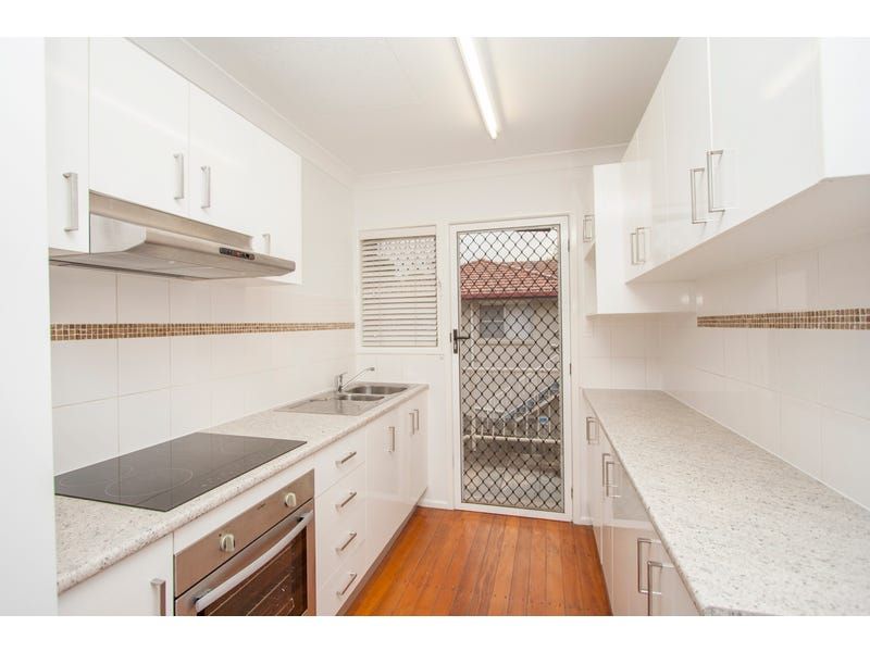2 bedrooms Apartment / Unit / Flat in 1/18 Ovendean Street YERONGA QLD, 4104