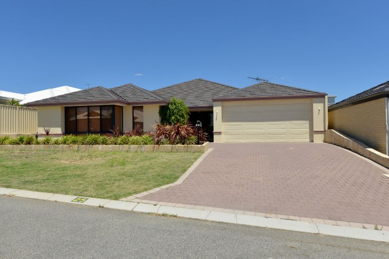 25 Wicklow Circle, DARCH WA 6065, Image 1