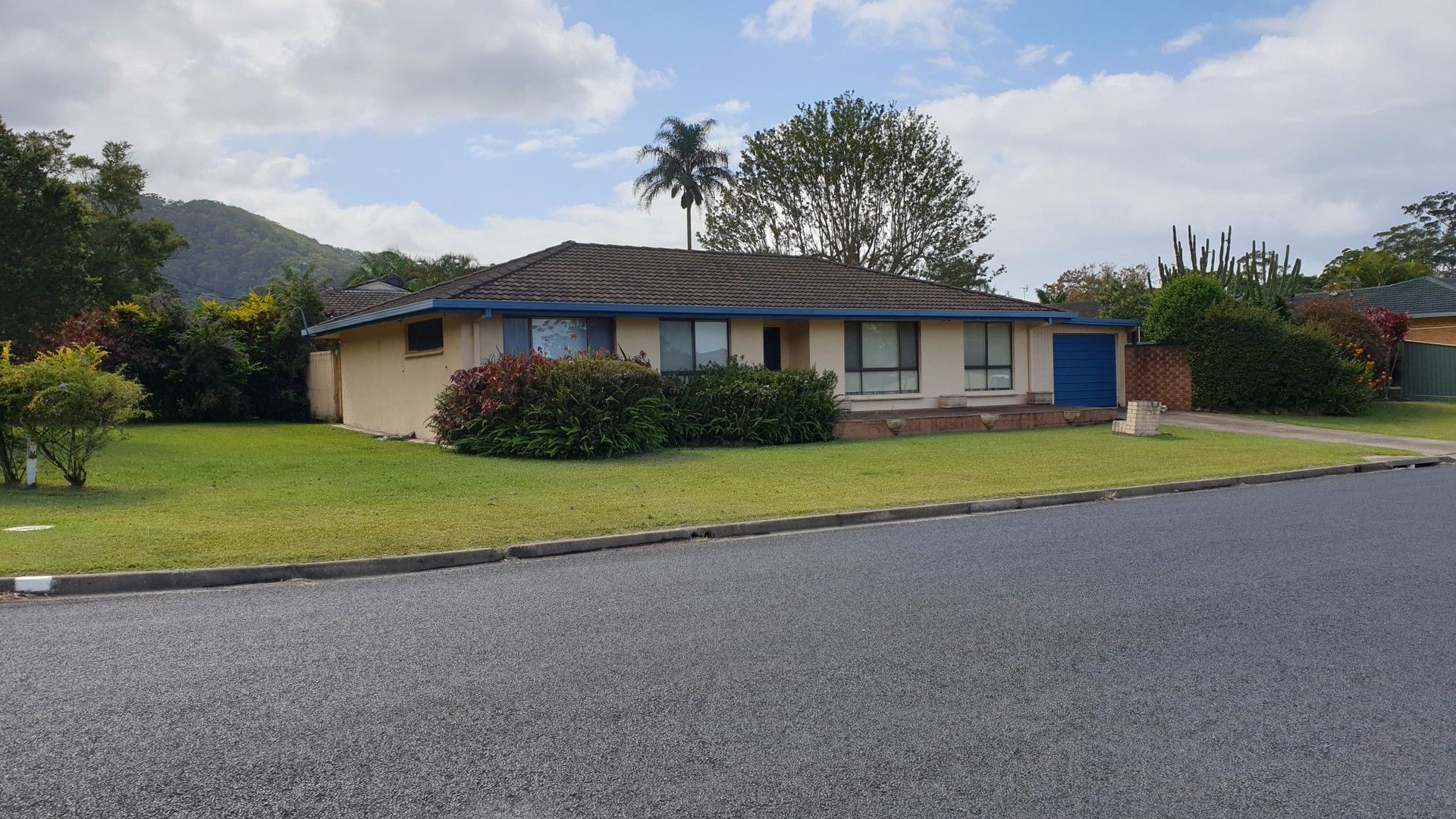 2A Finch Crescent, Coffs Harbour NSW 2450 House For Rent 625 Domain