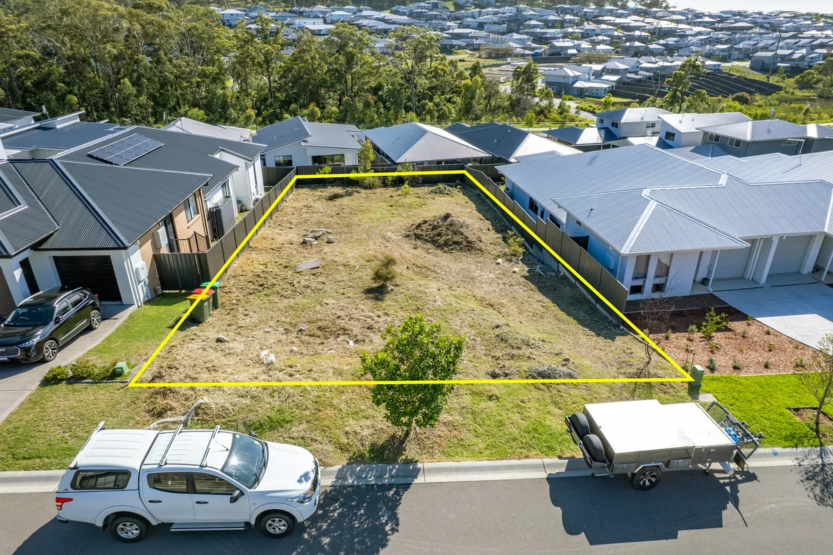 8 Turnock Drive, Cameron Park NSW 2285