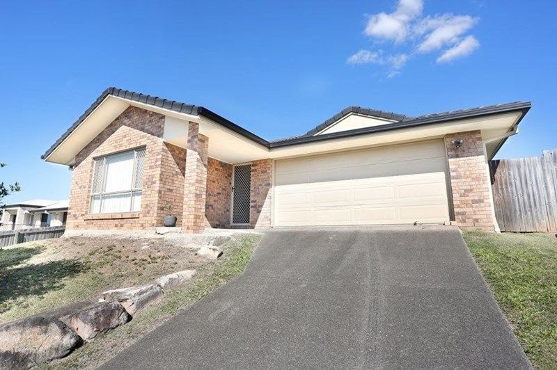 4 bedrooms House in 15 Kyah Close KALLANGUR QLD, 4503