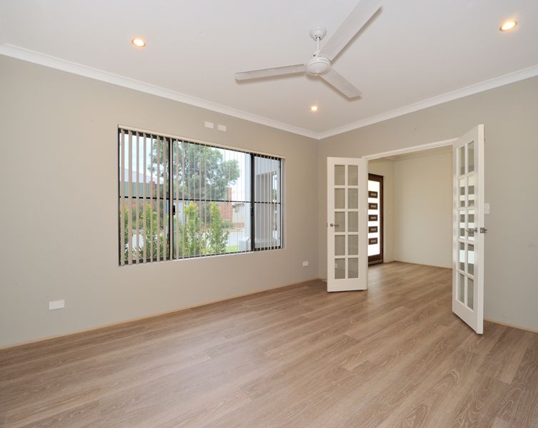 2 Foothills Retreat, Baldivis WA 6171, Image 1