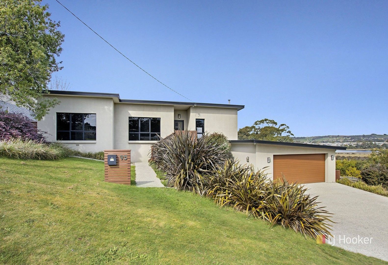 3 bedrooms House in 95 Clara Street WEST ULVERSTONE TAS, 7315