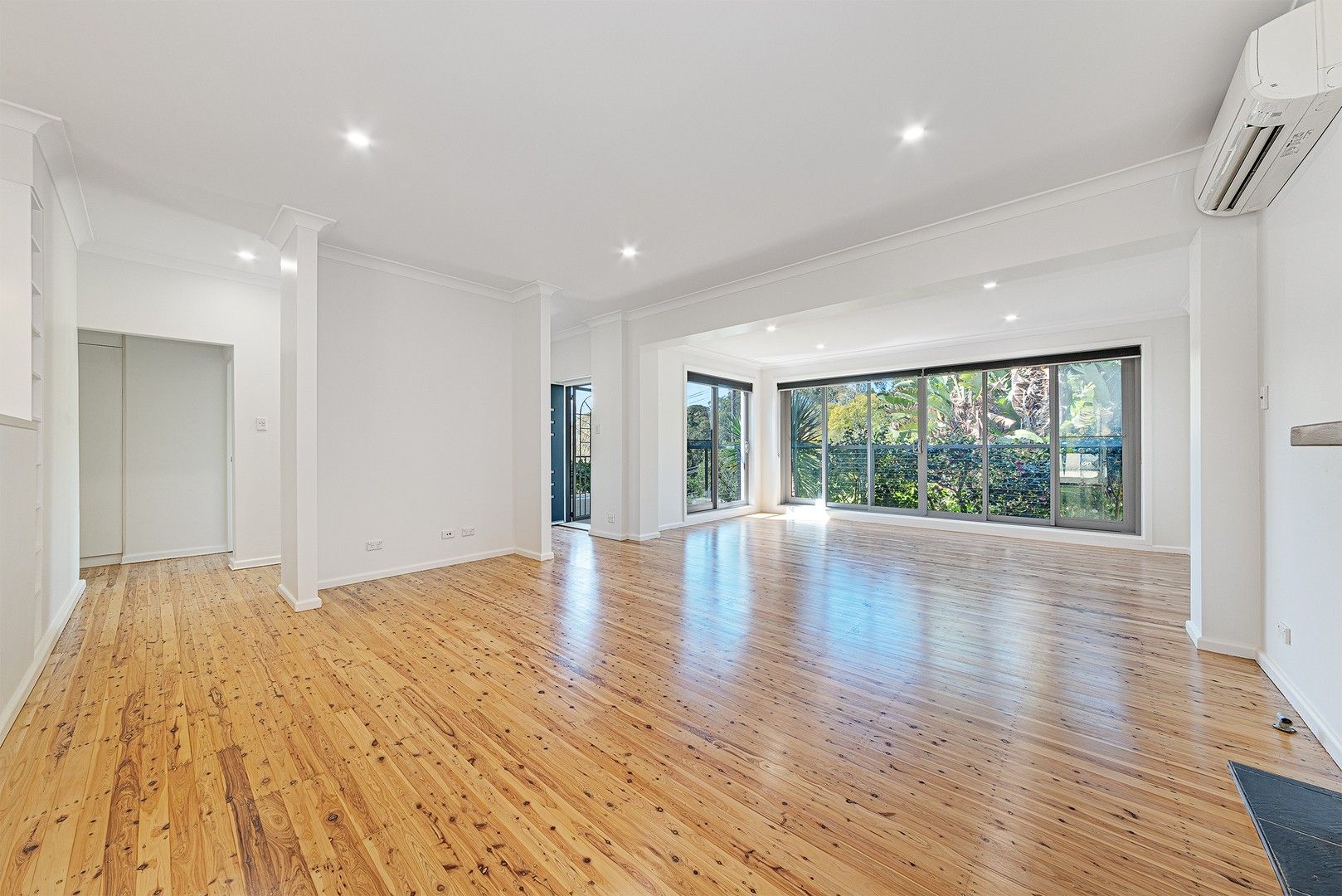 4 bedrooms House in 4 Avian Crescent LANE COVE NSW, 2066