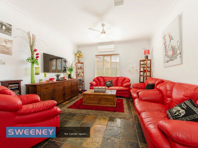 14 Glinden Avenue, Ardeer VIC 3022, Image 2