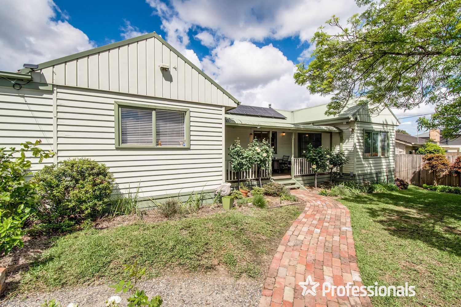 3 bedrooms Apartment / Unit / Flat in 1/4 Browning Road BORONIA VIC, 3155