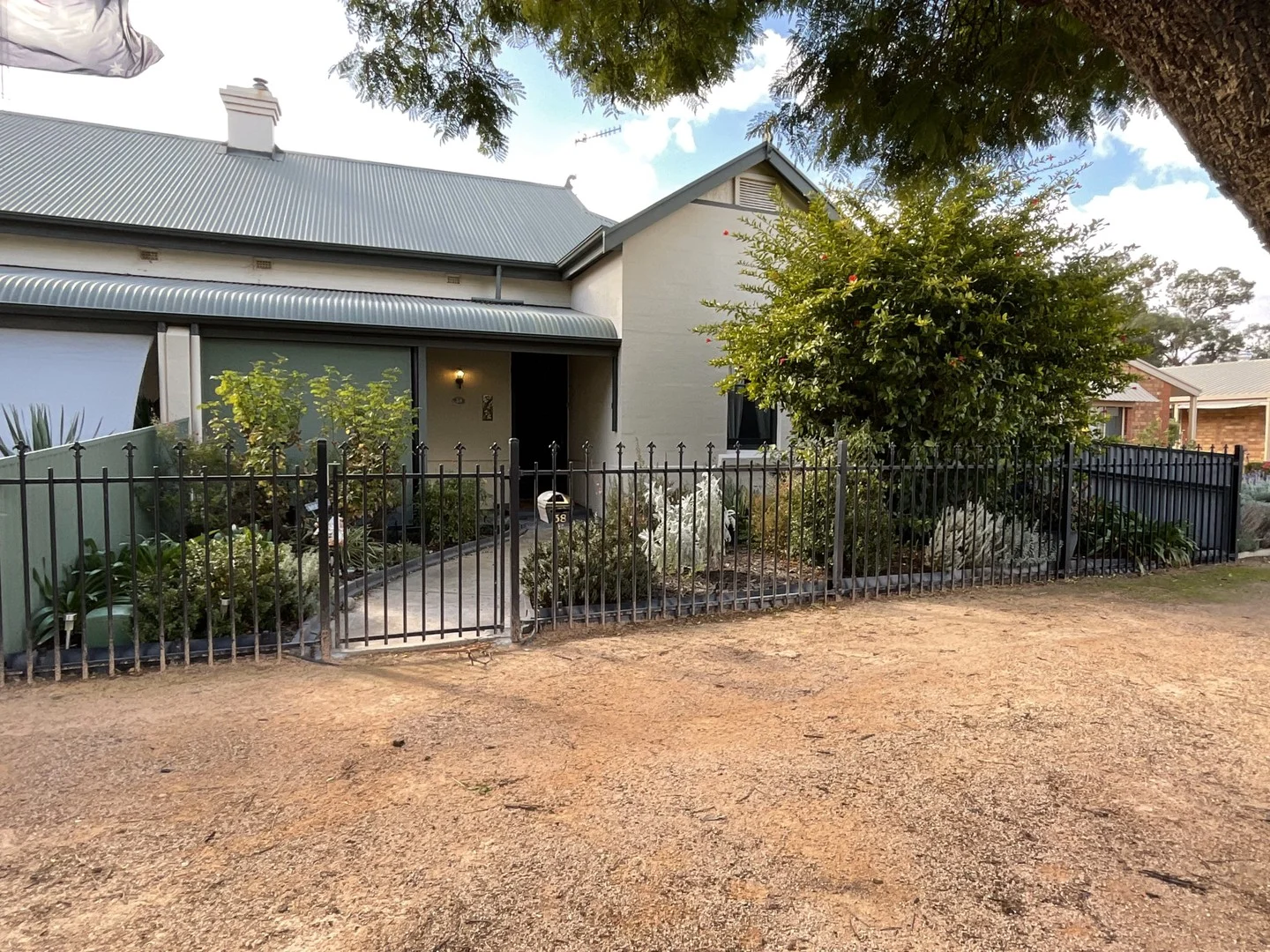 Primary image of 58 Tenth Street, Renmark SA 5341