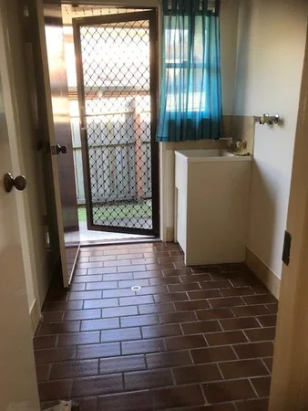 Additional image 10 of 2 Stonyfell Crt, Holland Park QLD 4121