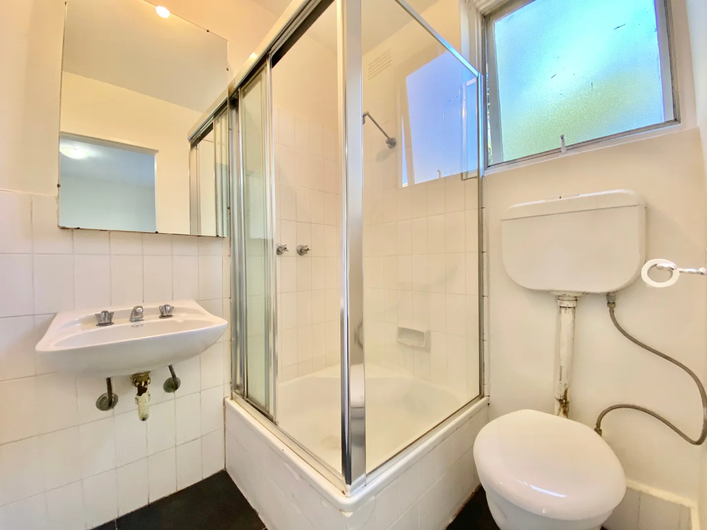 Additional image 5 of 4/8 Rosedale Avenue, Glen Huntly VIC 3163