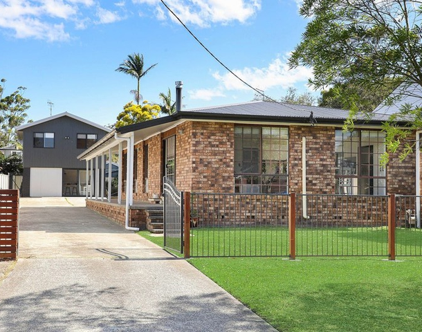 8 Bundilla Parade, Berkeley Vale NSW 2261