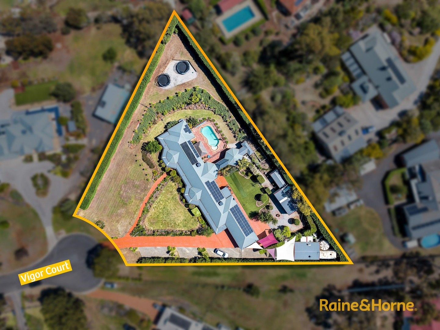 7 bedrooms House in 3 Vigor Court DARLEY VIC, 3340