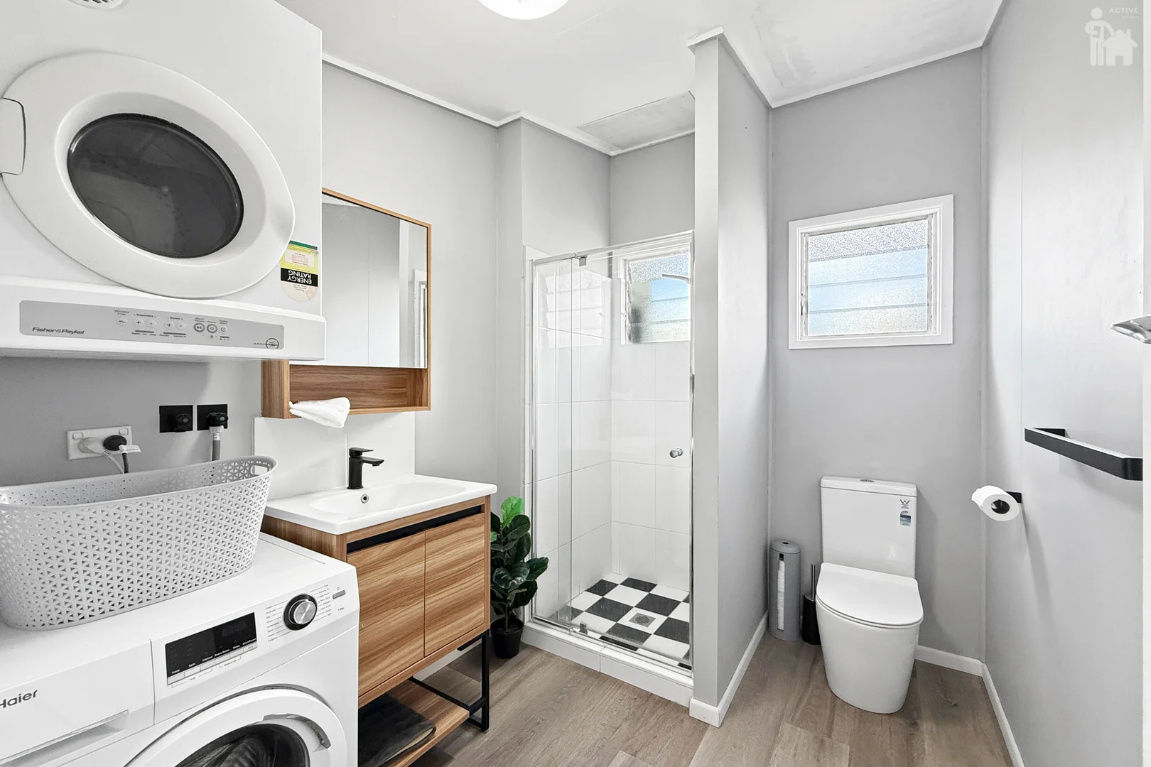 Additional image 4 of 1B/404 Esplanade, Torquay QLD 4655