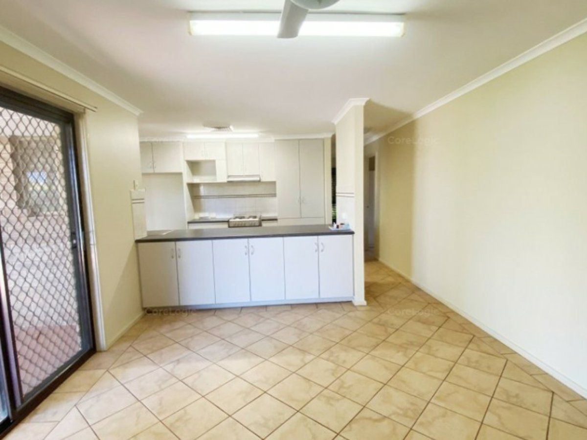 4 bedrooms House in 6 Veall Close MILLARS WELL WA, 6714