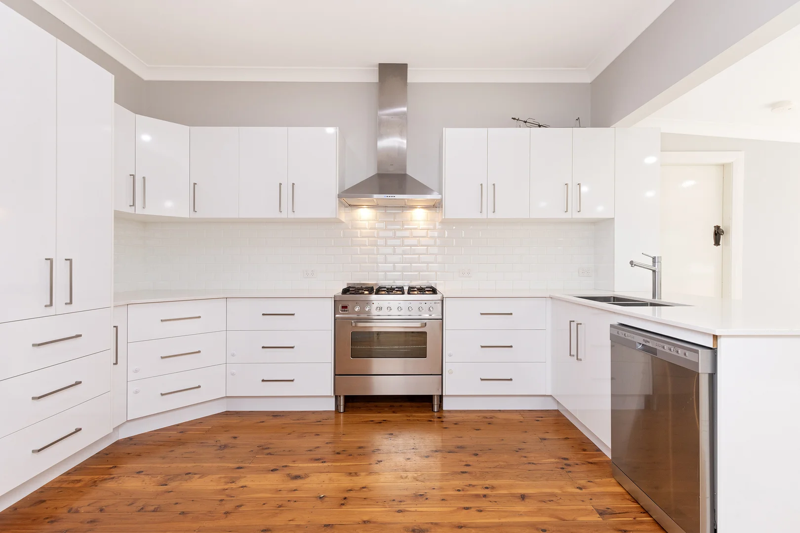 Additional image 6 of 2 Douglas Avenue, Tamworth NSW 2340