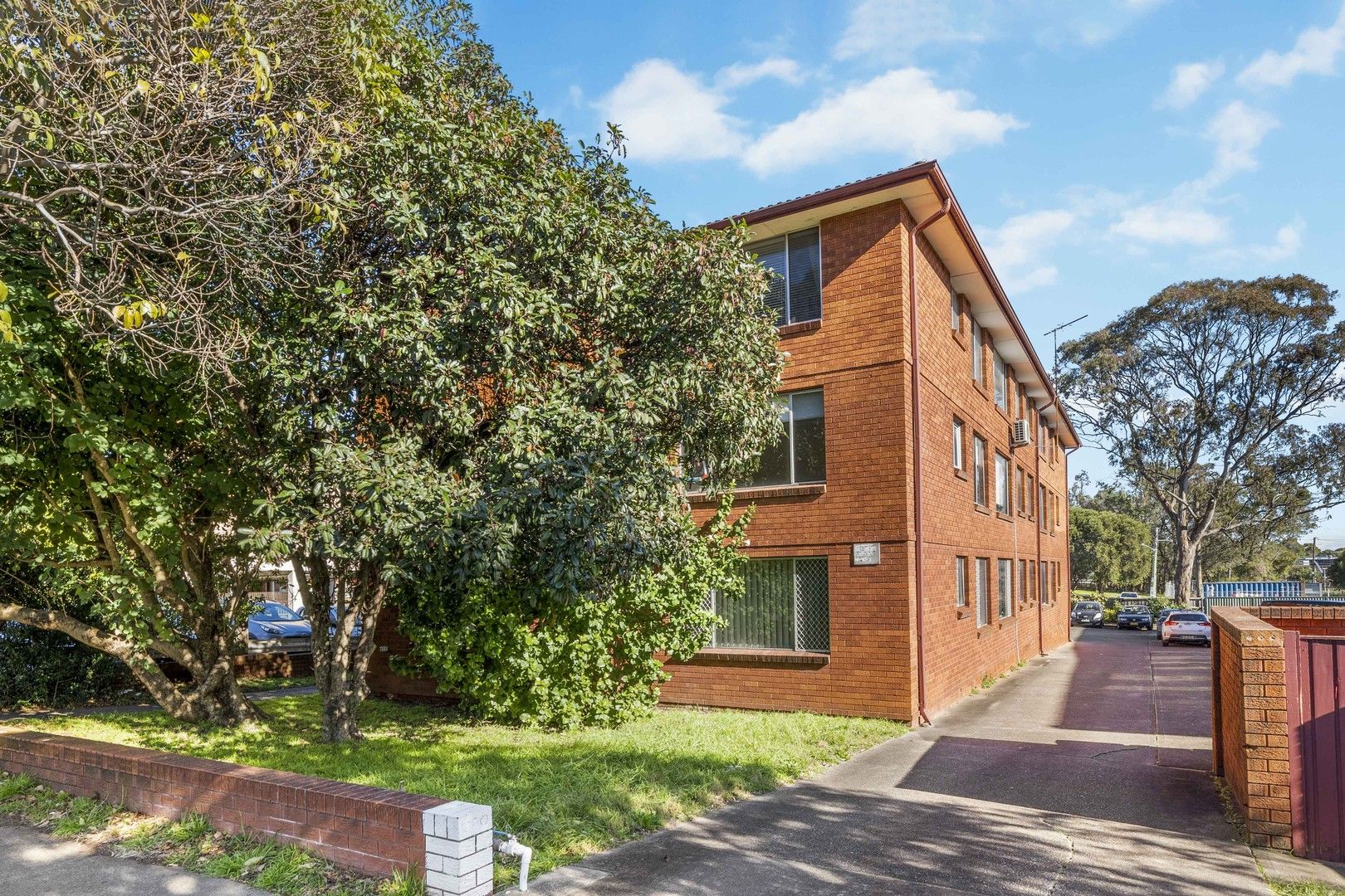 2 bedrooms Apartment / Unit / Flat in 8/90 Regent Street REGENTS PARK NSW, 2143