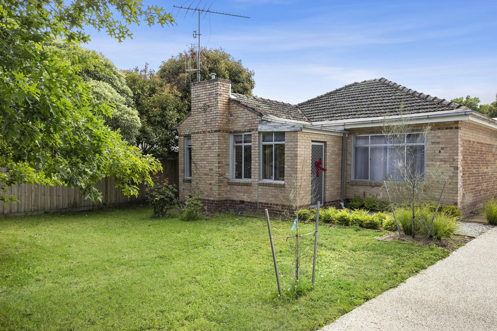 4/14 Carlisle Street, Woodend VIC 3442 House For Rent 410 Domain