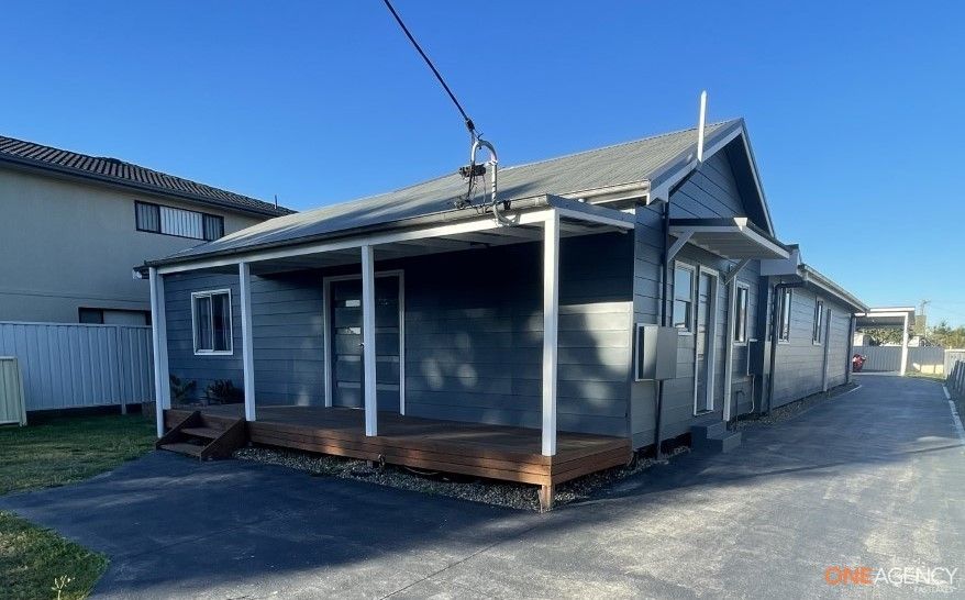 3 bedrooms Semi-Detached in 8 Tirranna Street BLACKSMITHS NSW, 2281