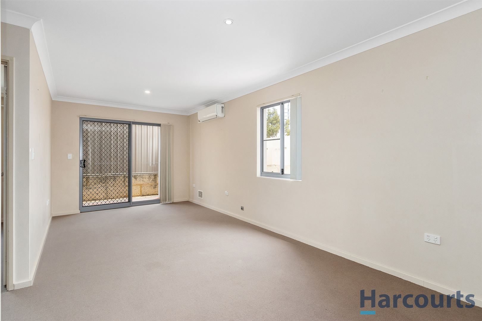 1/329 Sevenoaks Street, Cannington WA 6107, Image 2