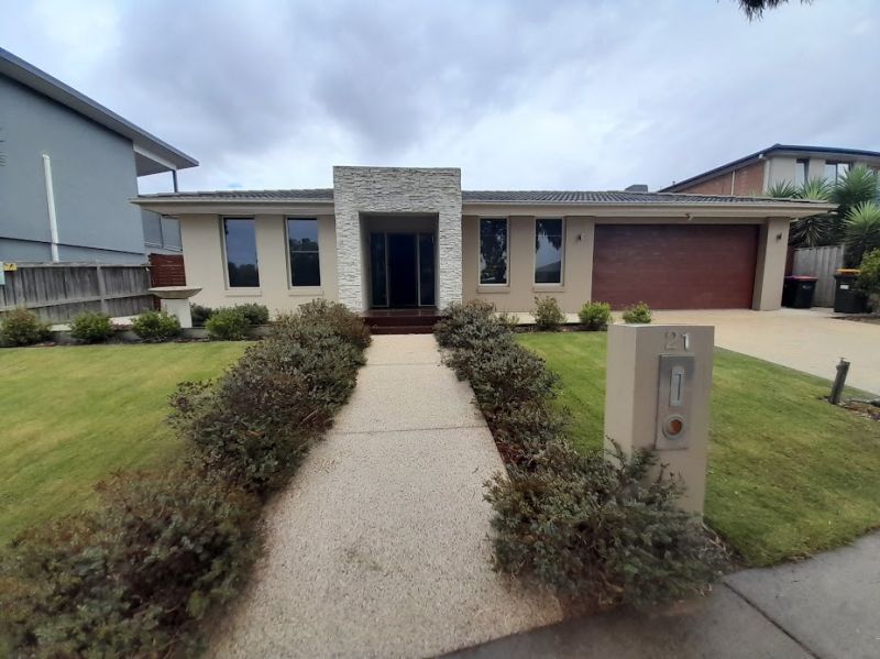 5 bedrooms House in 21 Headland Drive TORQUAY VIC, 3228