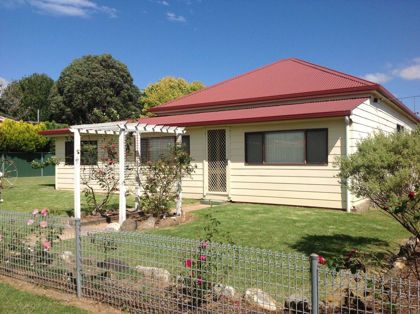 27 Bourke Street, Glen Innes NSW 2370 House For Rent 350 Domain