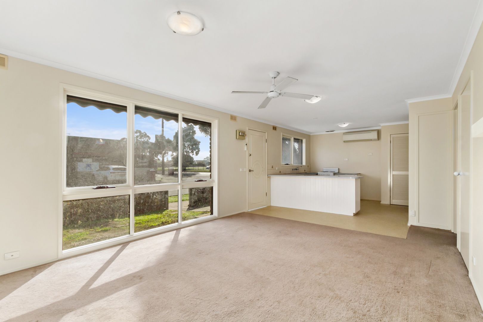 Unit 1/59 Bridle Rd, Morwell VIC 3840, Image 2