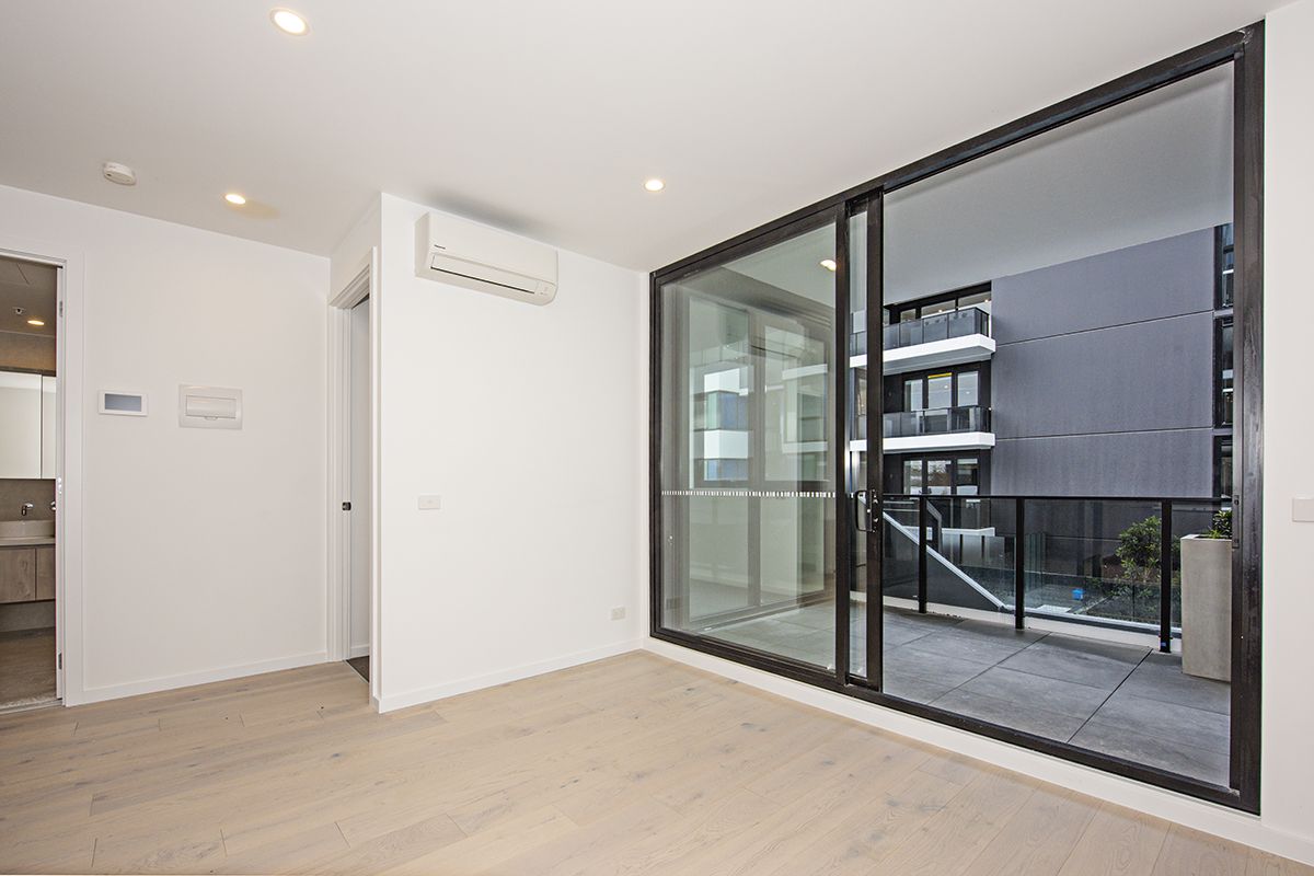 1 bedrooms Apartment / Unit / Flat in 209D/168 Whitehorse Road BLACKBURN VIC, 3130