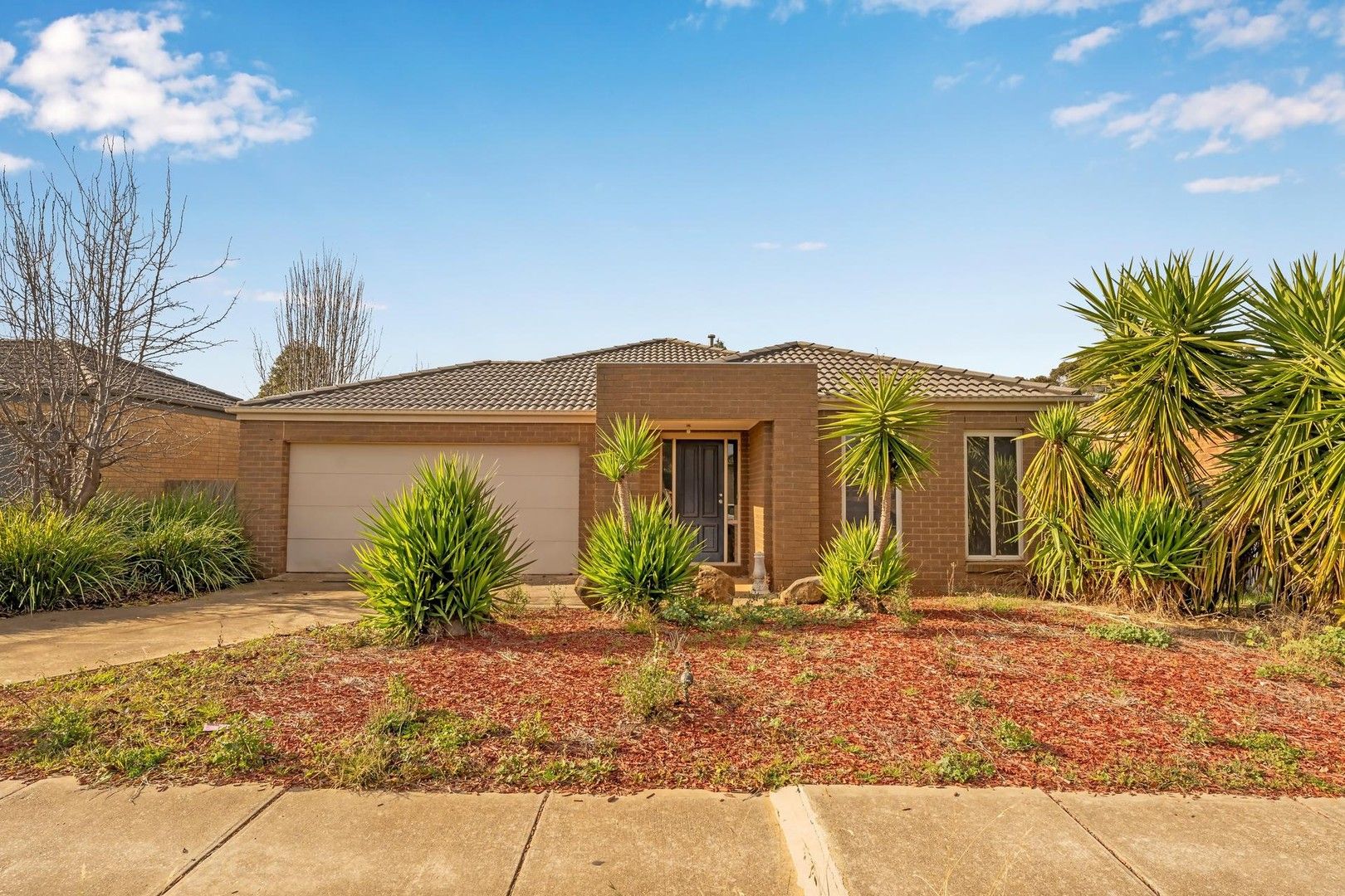 4 bedrooms House in 5 Harry Vallence Drive MADDINGLEY VIC, 3340