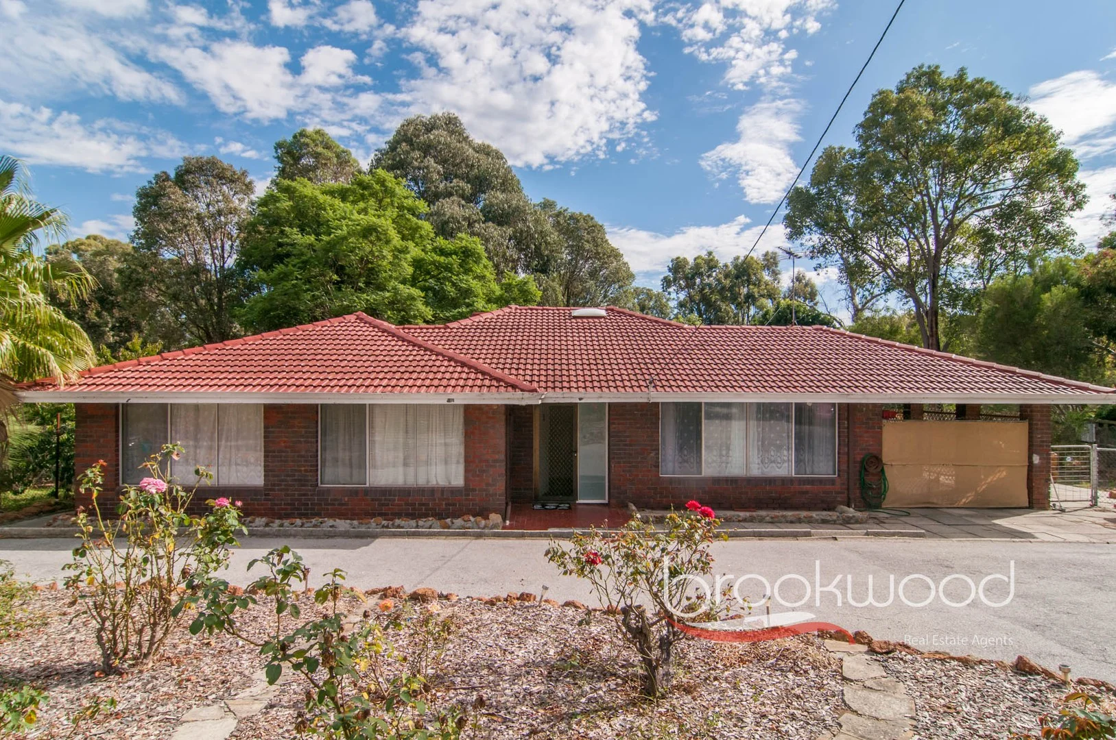 Primary image of 555 Traylen Road, Stoneville WA 6081