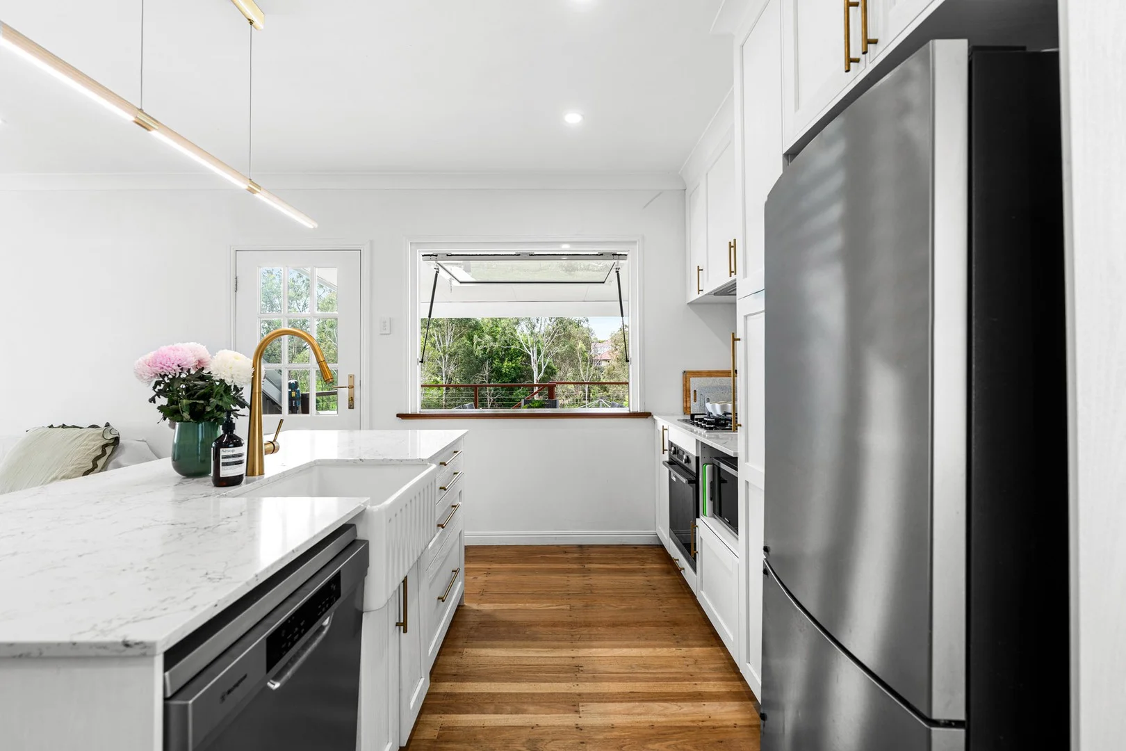 Additional image 5 of 1104 Logan Road, Holland Park West QLD 4121